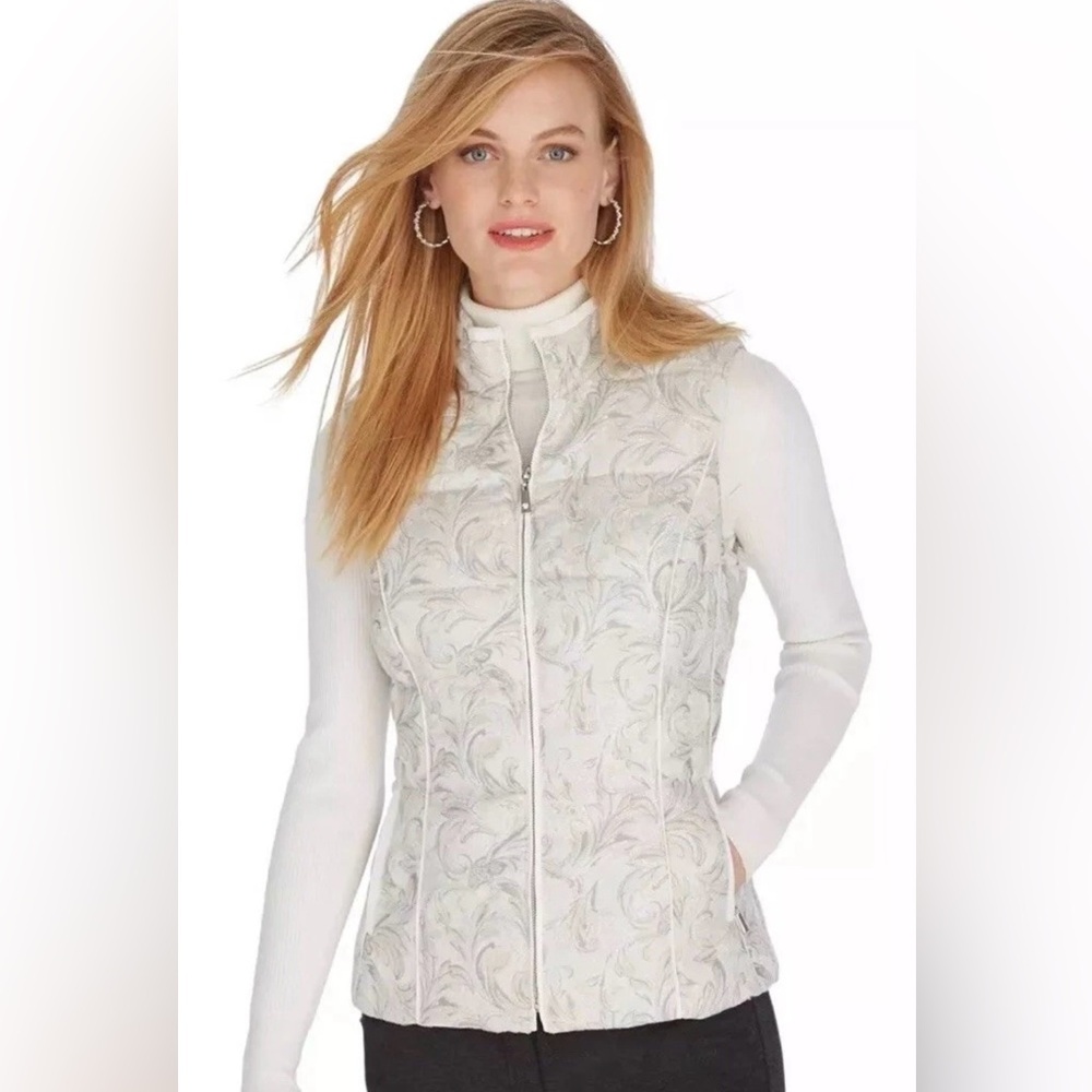 White House Black Market Chic Puffer Vest Cream Silver Quilted